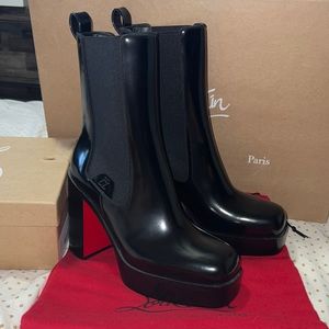 Christian Louboutin unisex Chelsea boots